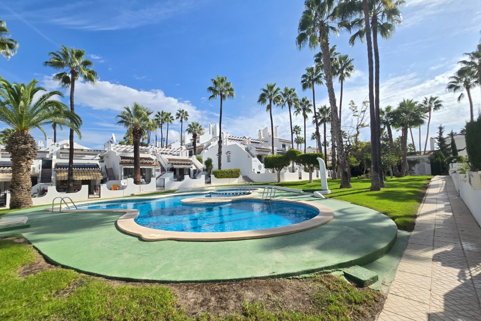 Revente - Town House -
Villamartin - Costa Blanca