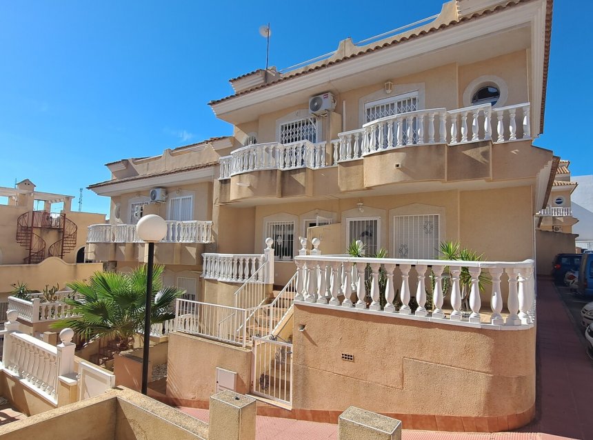 Revente - Town House -
Villamartin - Costa Blanca