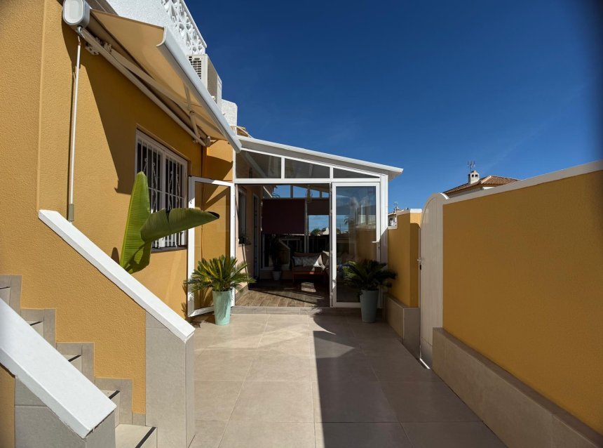 Revente - Villa -
Orihuela Costa - Costa Blanca