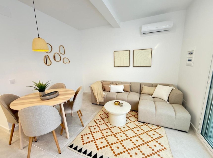 Revente - Villa -
Torrevieja - El Chaparral