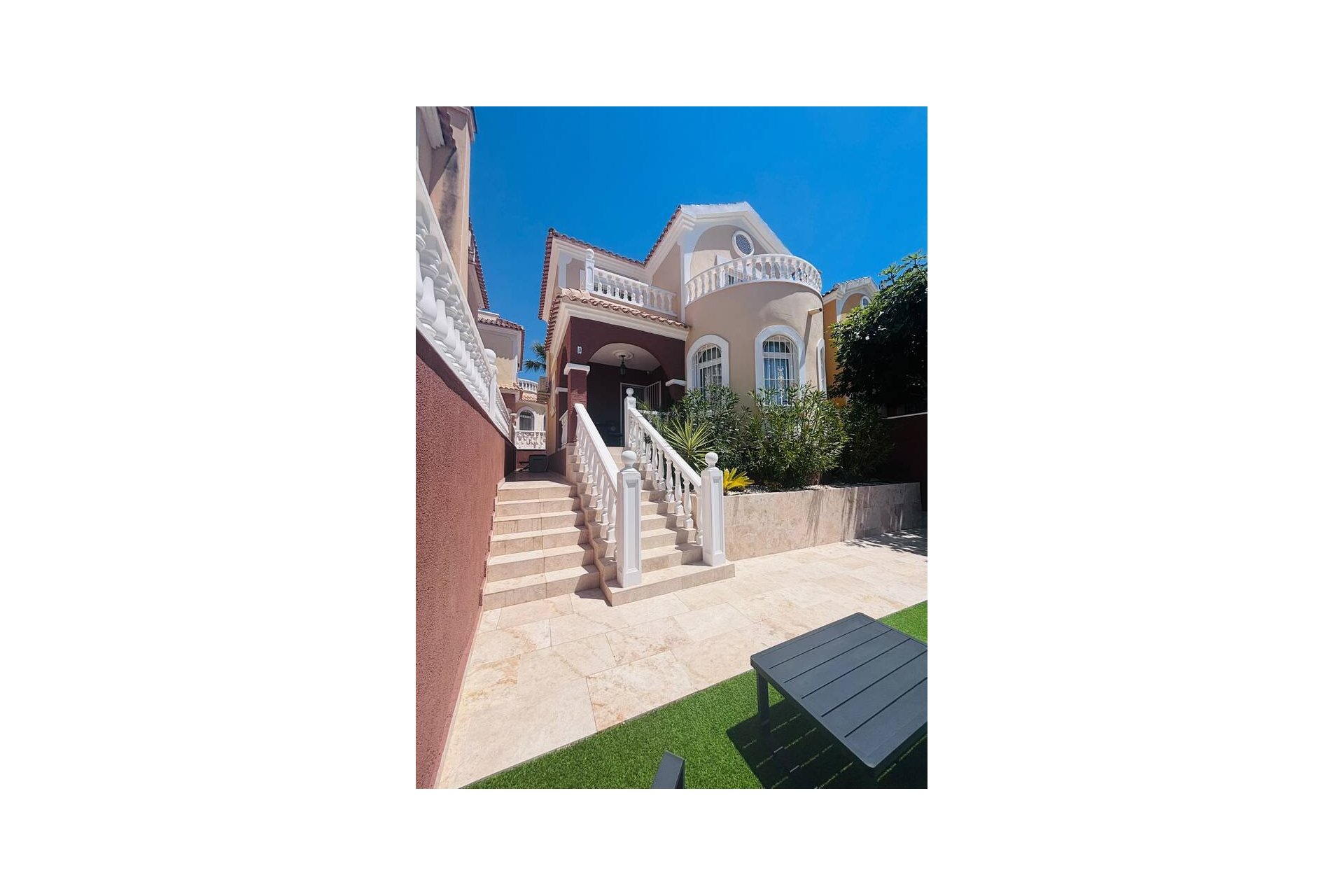 Revente - Villa -
Villamartin - Costa Blanca