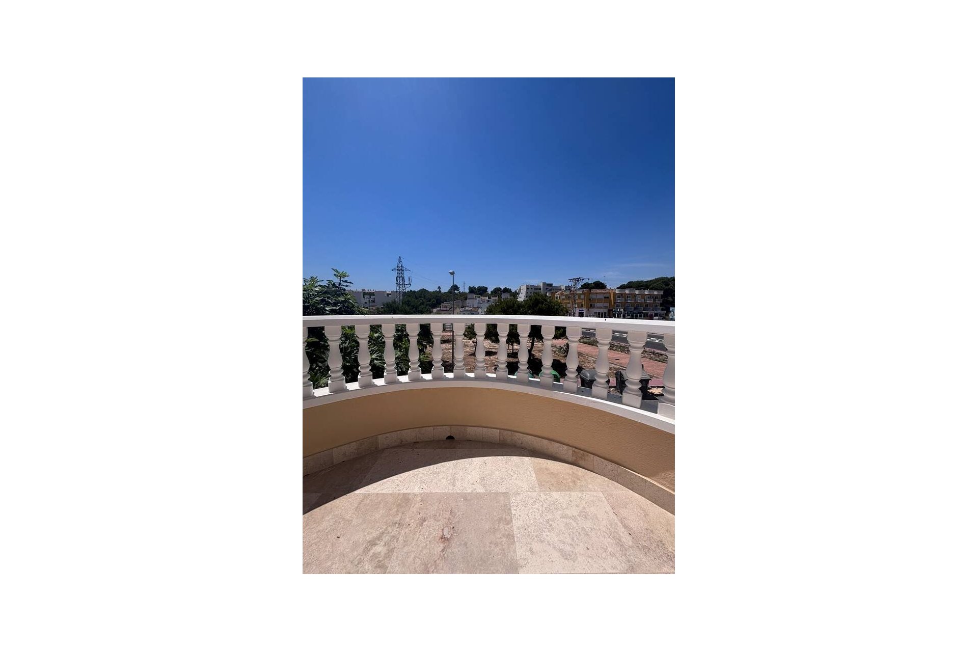 Revente - Villa -
Villamartin - Costa Blanca