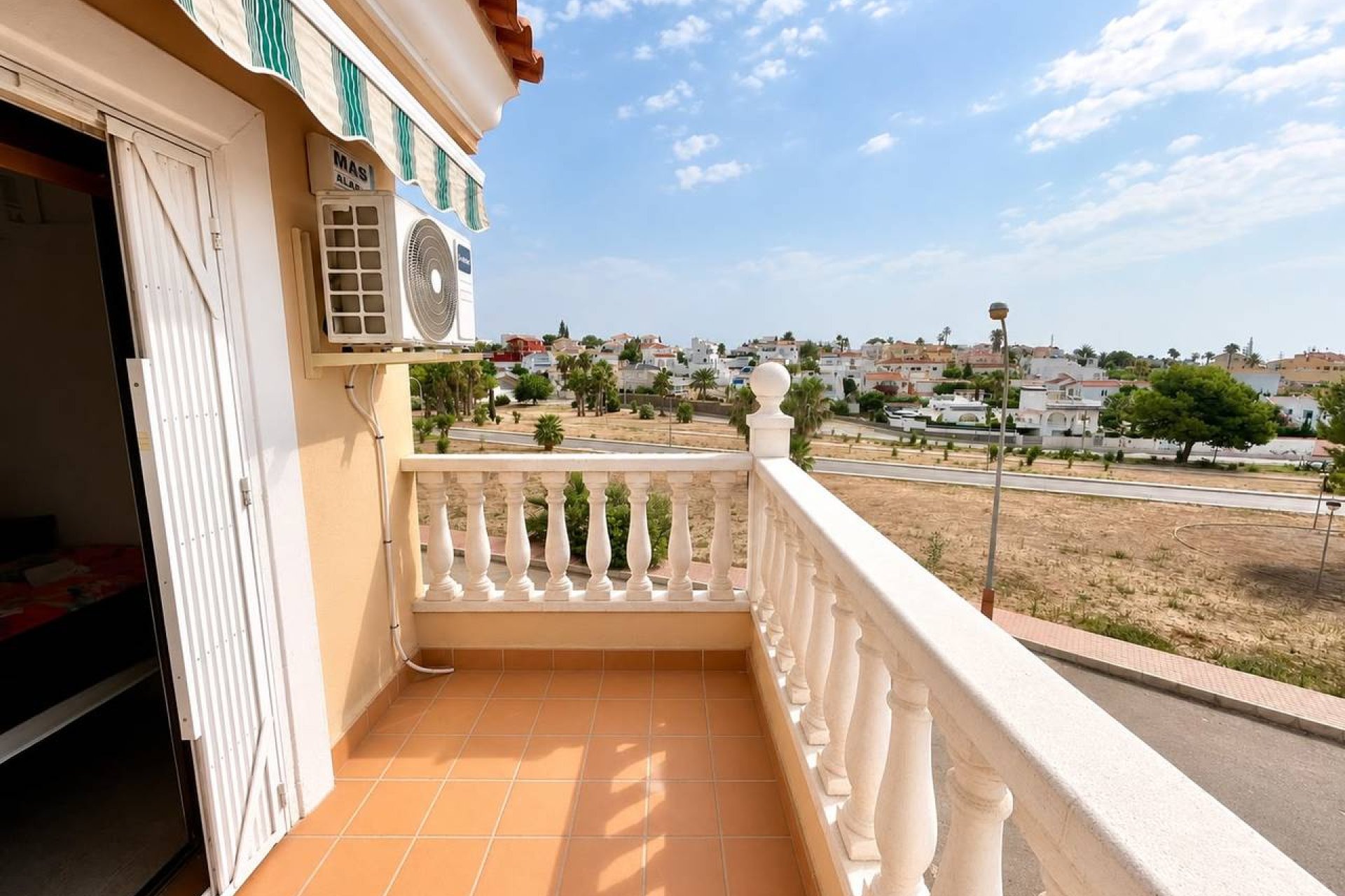 Revente - Villa -
Villamartin - Costa Blanca