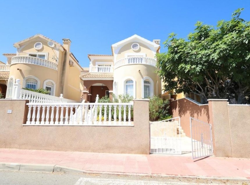 Revente - Villa -
Villamartin - Costa Blanca