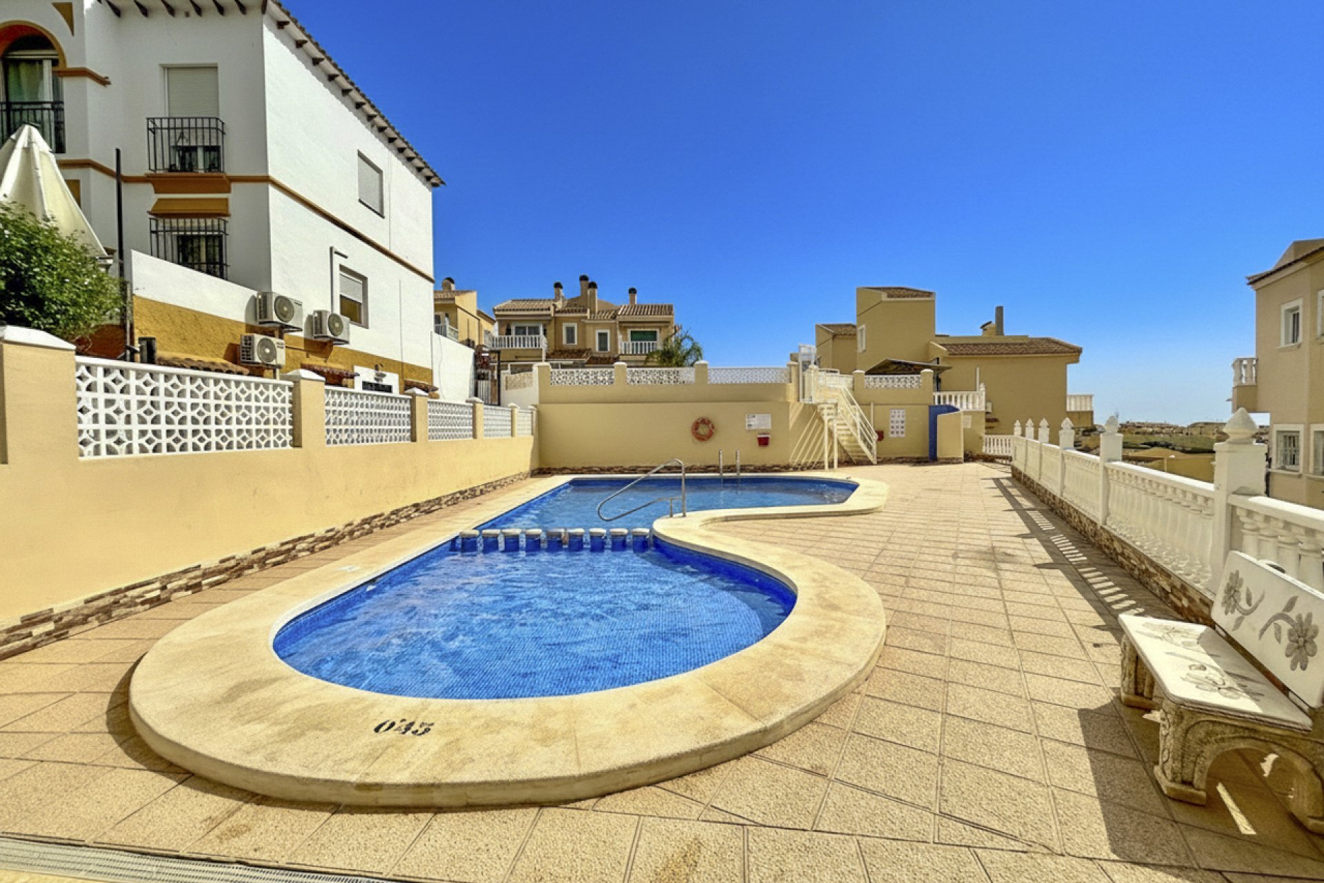 Revente - Villa -
Villamartin - Costa Blanca