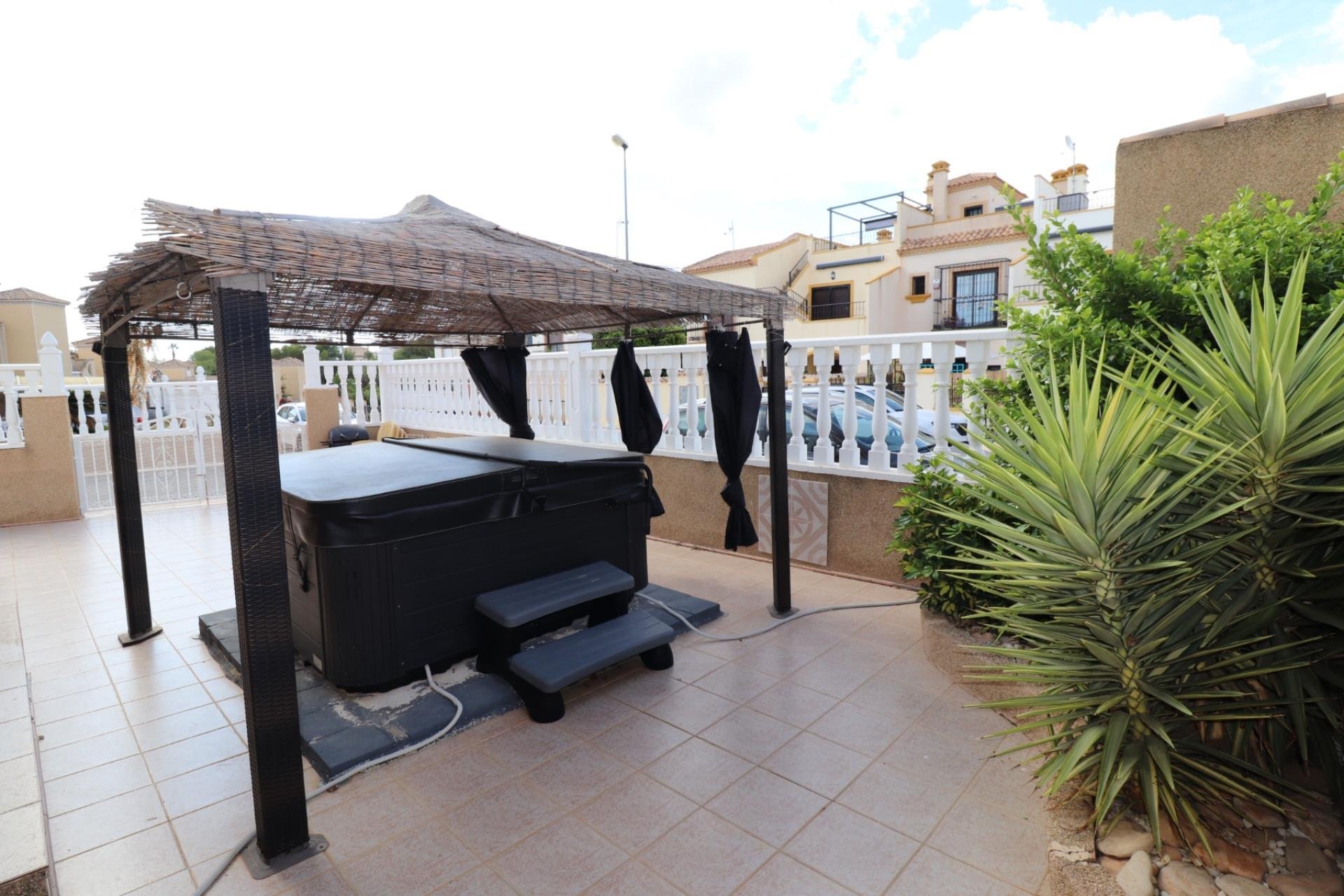 Revente - Villa -
Villamartin - Costa Blanca