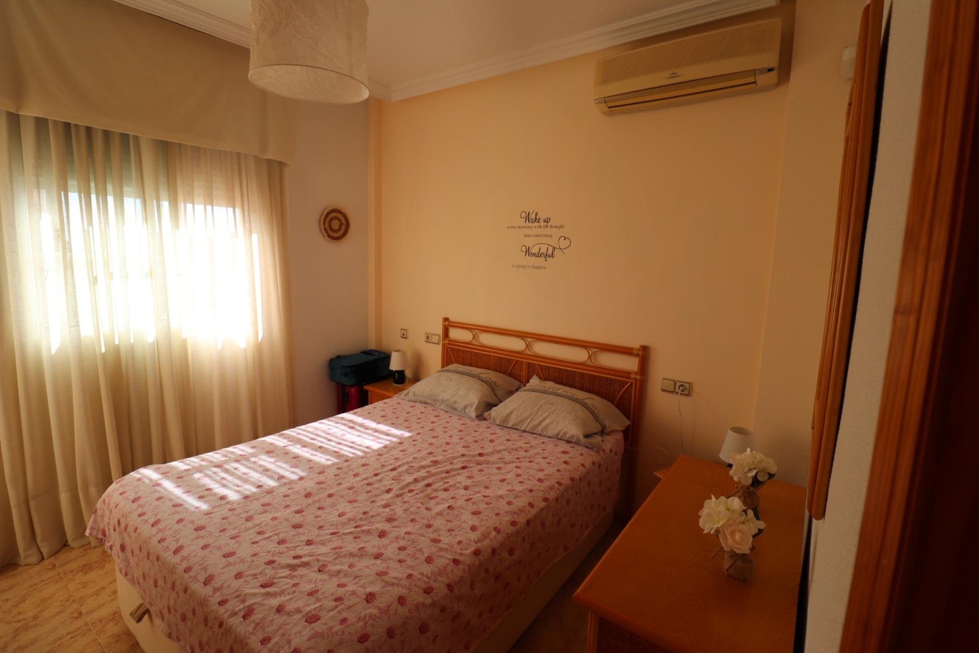 Revente - Villa -
Villamartin - Costa Blanca