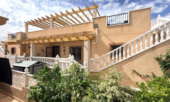 Semi Detached - Revente - Villamartin -
                Costa Blanca