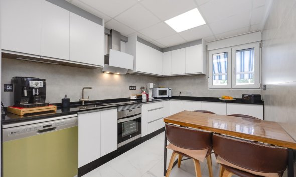 Town House - Reventa - Torrevieja - Aguas Nuevas