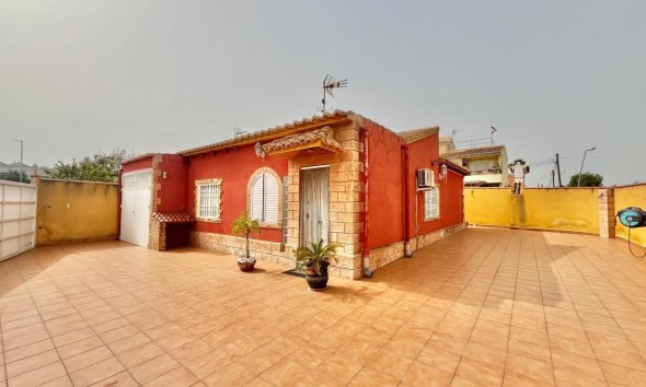 Villa - Resale - Torrevieja - Los Balcones - Los Altos del Edén
