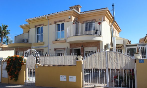 Villa - Resale -
            Villamartin - mjc-69712