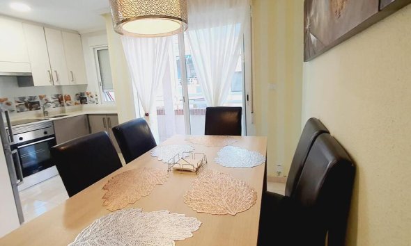 Revente - Apartment -
Torrevieja - Centro