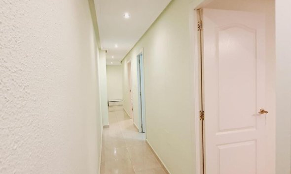 Revente - Apartment -
Torrevieja - Centro