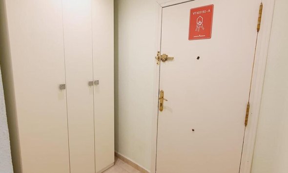 Revente - Apartment -
Torrevieja - Centro