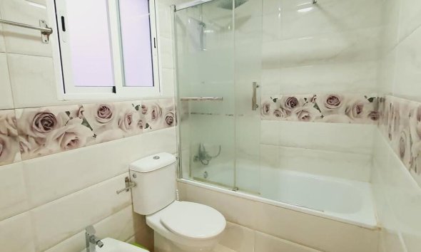 Revente - Apartment -
Torrevieja - Centro