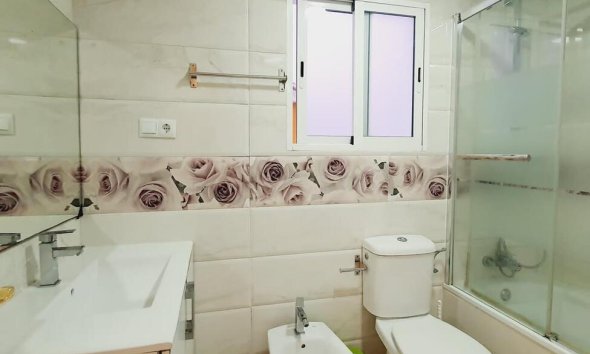 Revente - Apartment -
Torrevieja - Centro