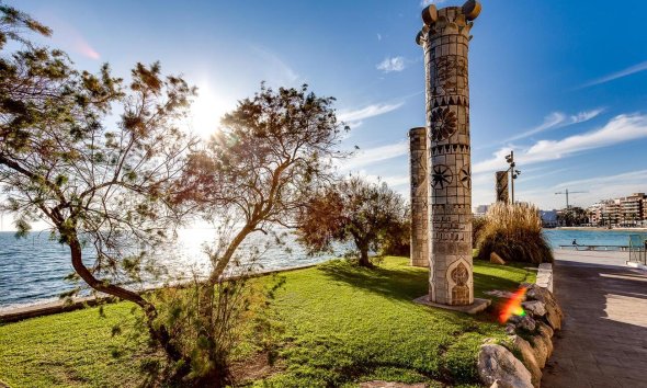 Revente - Apartment -
Torrevieja - Centro