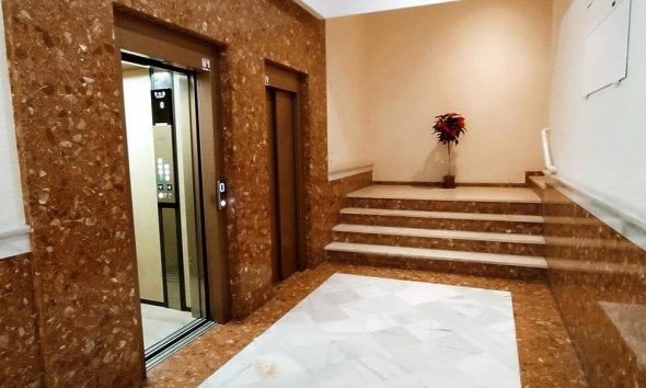 Revente - Apartment -
Torrevieja