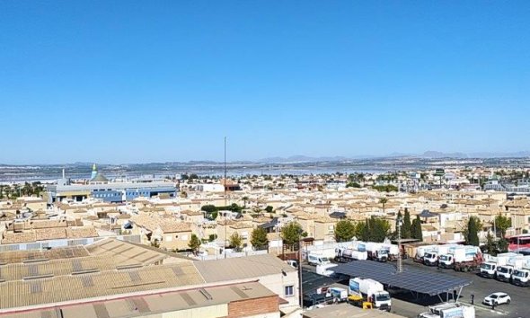 Revente - Apartment -
Torrevieja