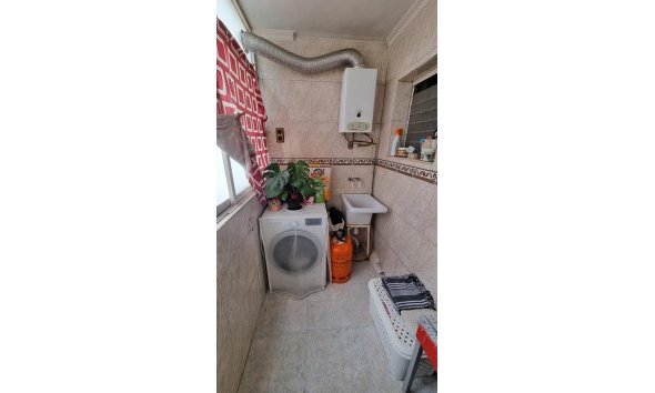 Resale - Apartment -
Torrevieja - Habaneras