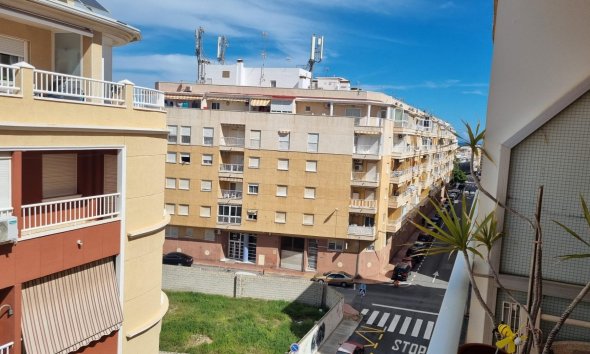 Resale - Apartment -
Torrevieja - Habaneras