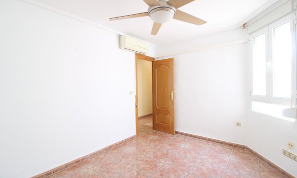 Resale - Apartment -
Torrevieja