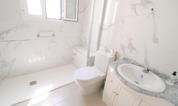 Resale - Apartment -
Torrevieja