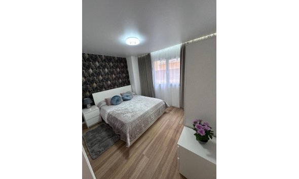 Resale - Apartment -
Torrevieja - Estacion De Autobuses