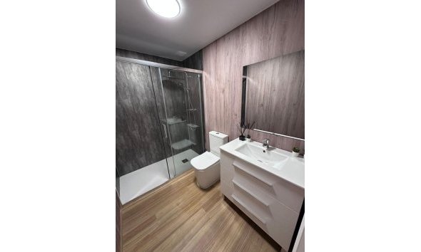 Resale - Apartment -
Torrevieja - Estacion De Autobuses