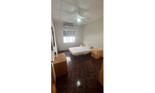 Reventa - Town House -
Torrevieja - Estacion De Autobuses