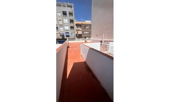 Reventa - Town House -
Torrevieja - Estacion De Autobuses