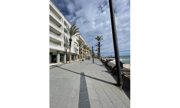 Reventa - Ático -
Torrevieja - Playa de cura