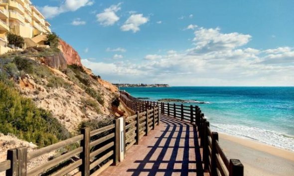 Revente - Attique -
Villamartin - Costa Blanca