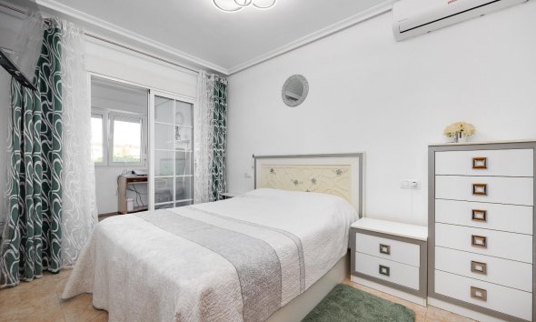 Reventa - Town House -
Torrevieja - Aguas Nuevas