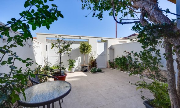 Reventa - Town House -
Torrevieja - Aguas Nuevas