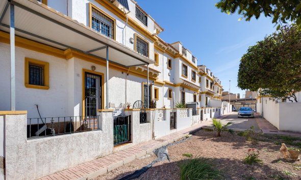 Reventa - Town House -
Torrevieja - Aguas Nuevas