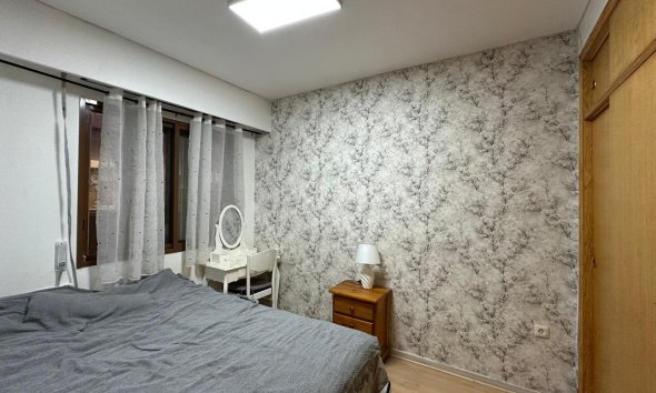 Revente - Apartment -
Torrevieja - Centro