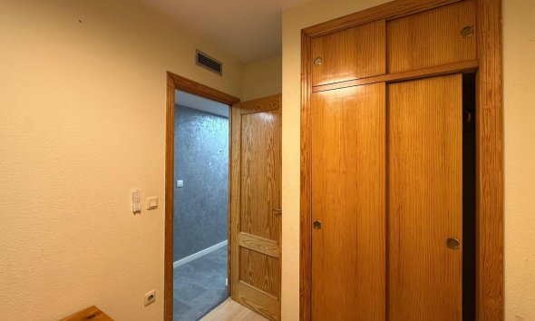 Revente - Apartment -
Torrevieja - Centro