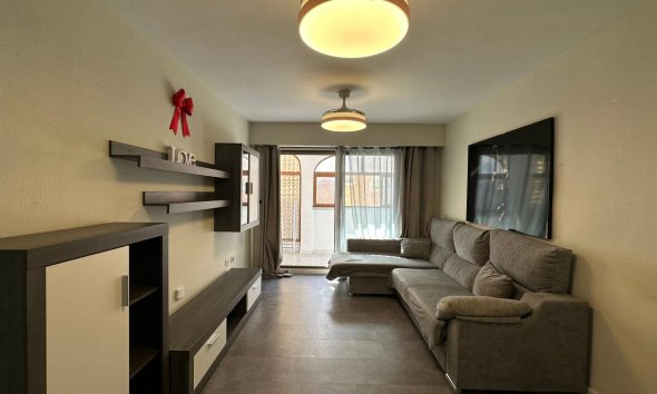 Revente - Apartment -
Torrevieja - Centro