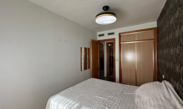 Revente - Apartment -
Torrevieja - Centro