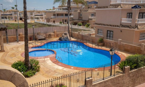 Resale - Town House -
Orihuela Costa - Los Dolses