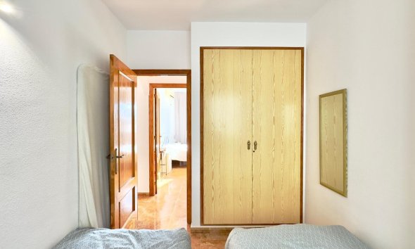 Resale - Apartment -
Torrevieja - Centro