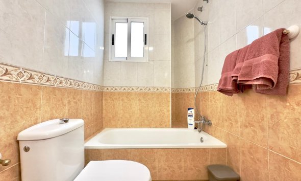 Resale - Apartment -
Torrevieja - Centro