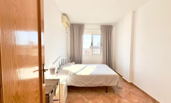 Resale - Apartment -
Torrevieja - Centro
