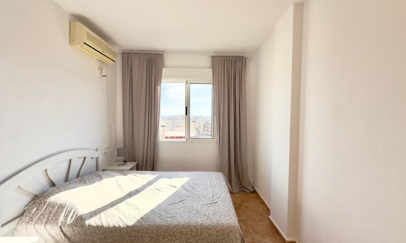 Resale - Apartment -
Torrevieja - Centro
