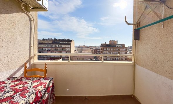 Resale - Apartment -
Torrevieja - Centro