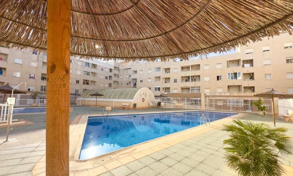 Resale - Apartment -
Torrevieja - Centro