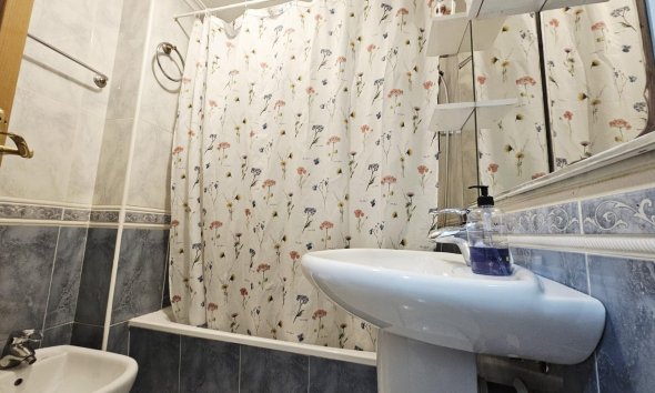 Resale - Apartment -
Torrevieja - Estacion De Autobuses