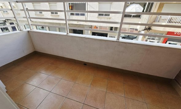 Resale - Apartment -
Torrevieja - Estacion De Autobuses
