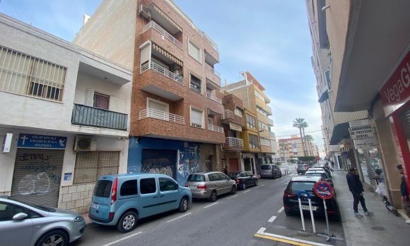 Resale - Apartment -
Torrevieja - Estacion De Autobuses